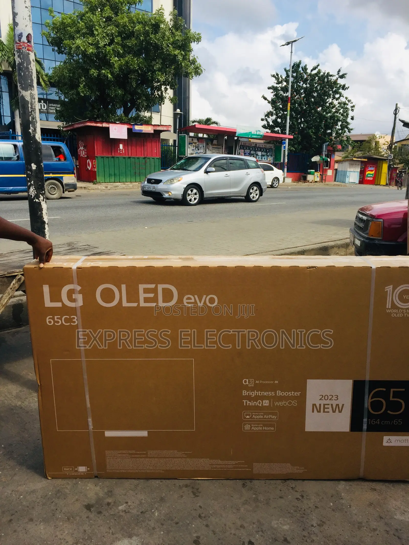 UHD Smart OLED LG Television  65”C36