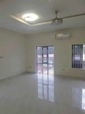 4bdrm Apartment in Achimota, Mile 7 for sale