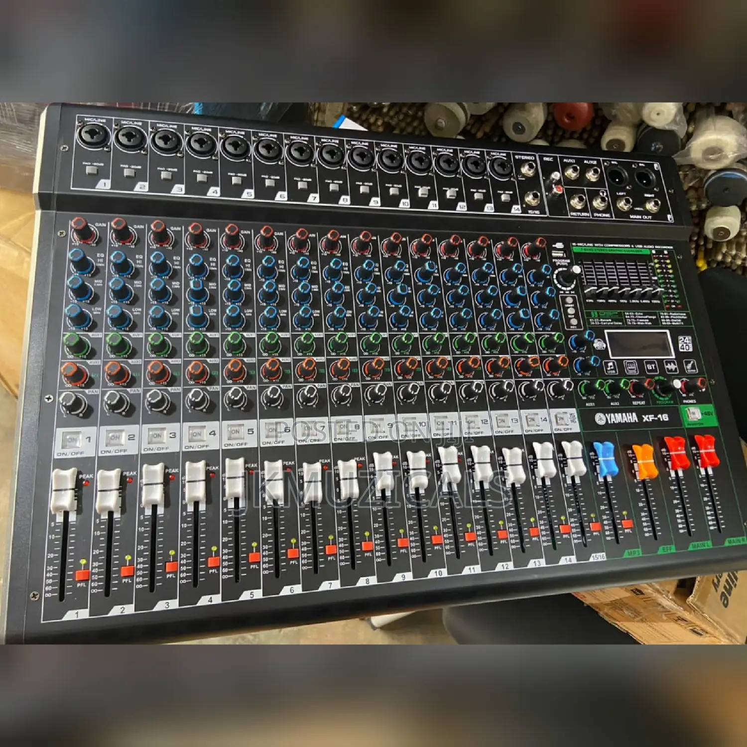 Yamaha_ 16 Channel Mixer