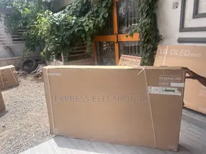 Unique Design Slim UHD Smart Gloss Samsung 55”Cu8000