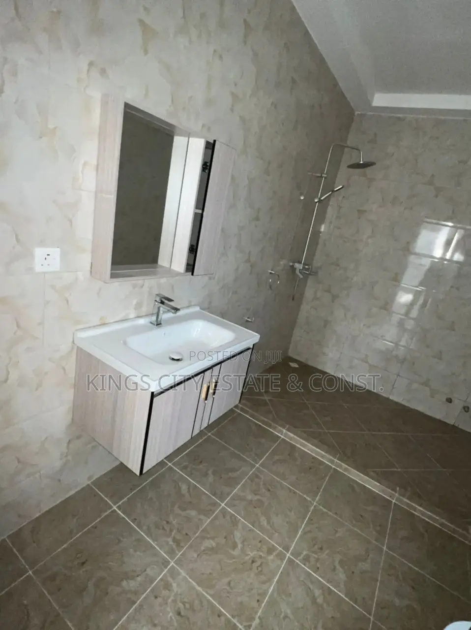 3bdrm House in Odumasi, Ablekuma for sale