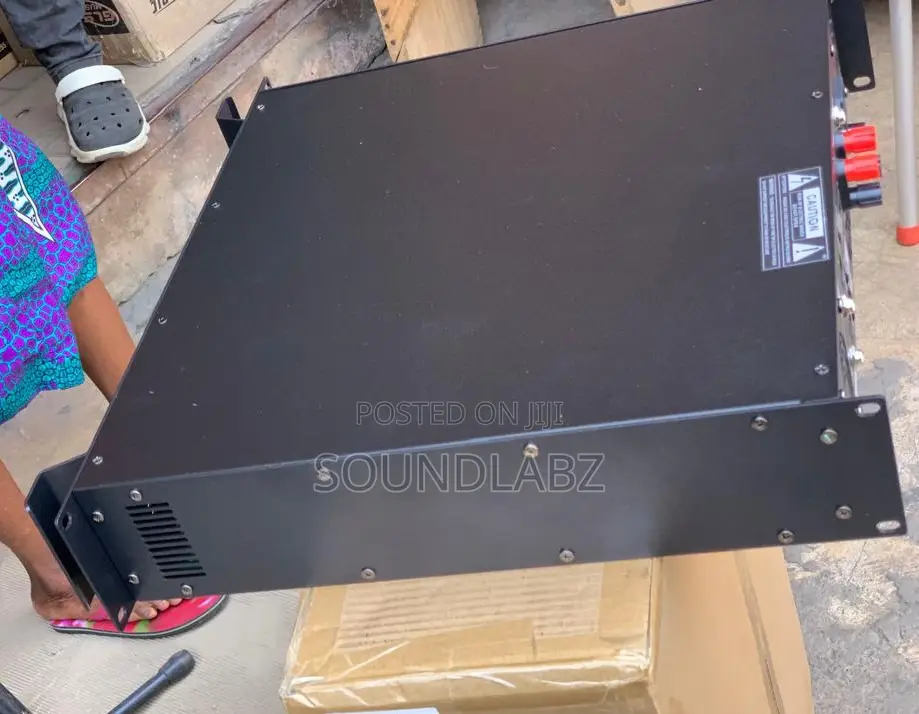 Max Mx1000 Mid Speaker Amplifier