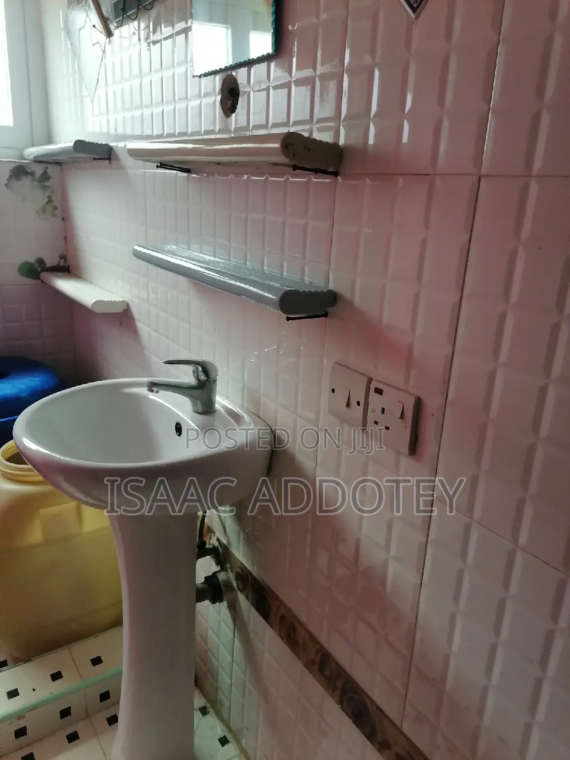 Furnished 1bdrm Apartment in Sakumono, Baatsona Total for rent