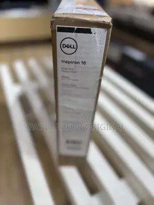 New Laptop Dell Inspiron 16 5620 8GB AMD Ryzen 5 SSD 512GB