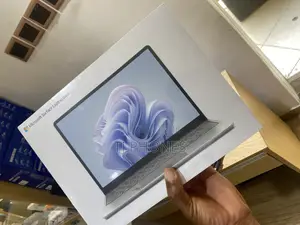 New Laptop Microsoft Surface Go 3 8GB Intel Core i5 SSD 256GB