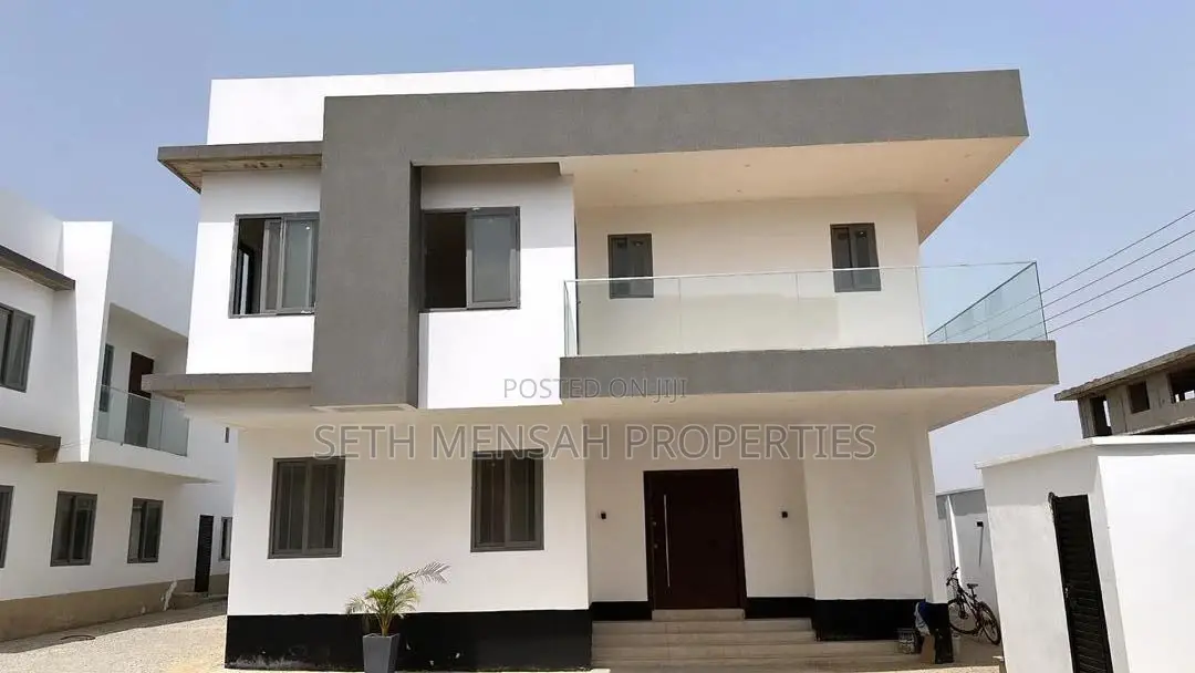 4bdrm Apartment in Accra, Tseaddo for sale