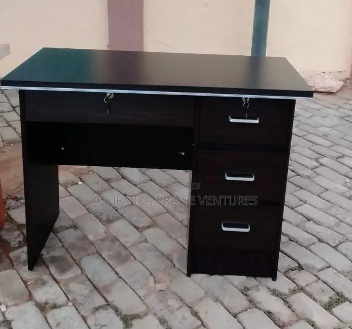 Leaning Table