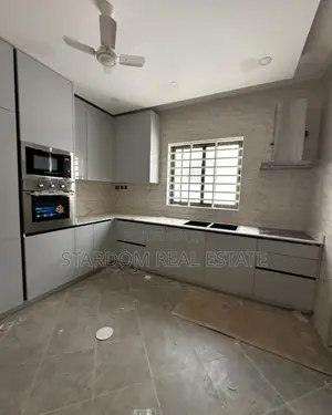4bdrm Duplex in Spintex for sale