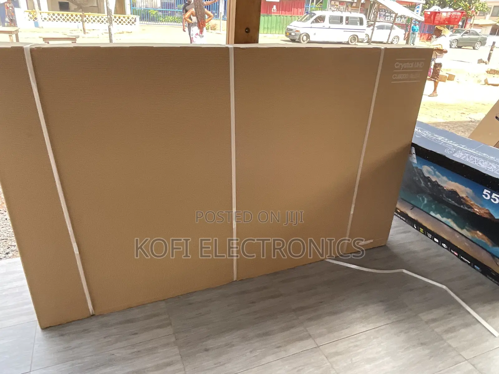 Fine Crystal Samsung 85′′ CU8000 UHD Smart TV