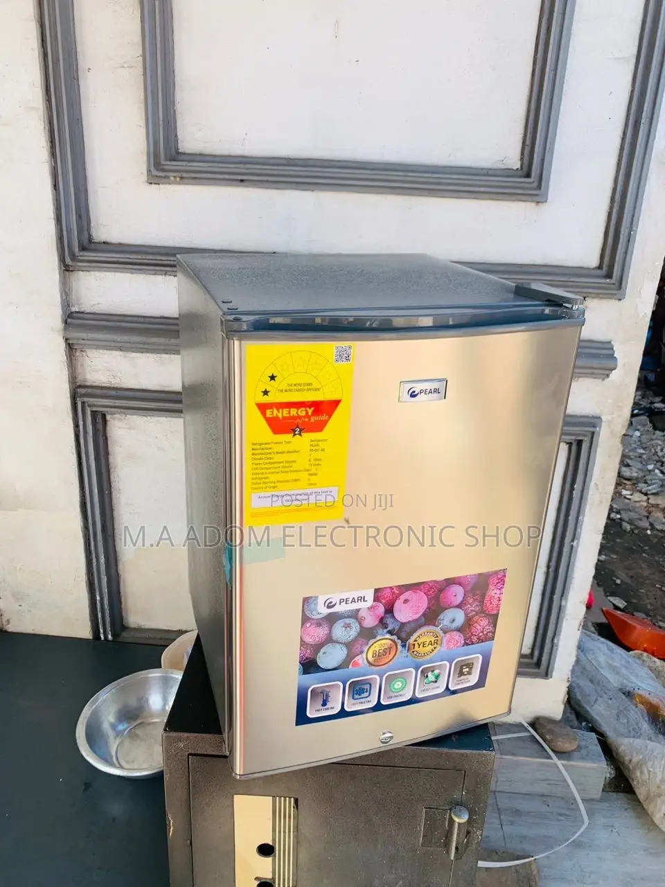 Extremely Cooling Pearl Pf-091-28 72ltr Bedside Fridge.