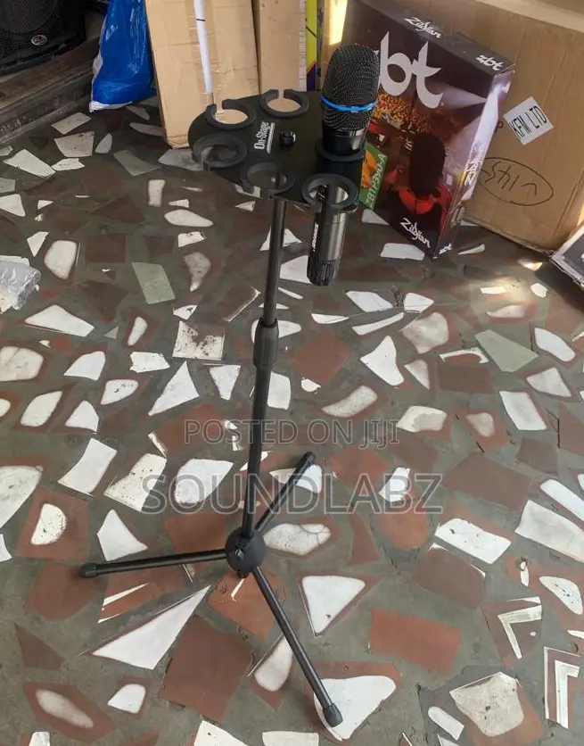Tripod Microphone Rack (Holds 7 Microphone)