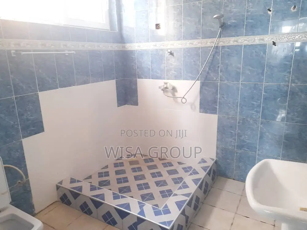 5bdrm House in Wisa Groups, Accra Metropolitan for rent