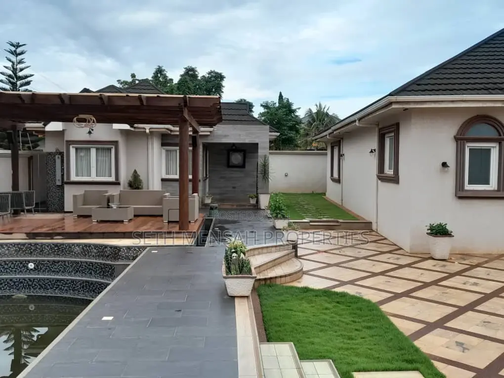 4bdrm House in Nketsia Oyarifa for sale