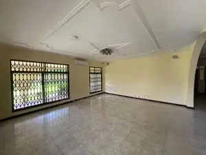 5bdrm House in Tema Community 3, Sakumono for sale