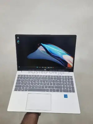 Laptop HP 15-Da2933nia 8GB Intel Core I3 SSD 256GB