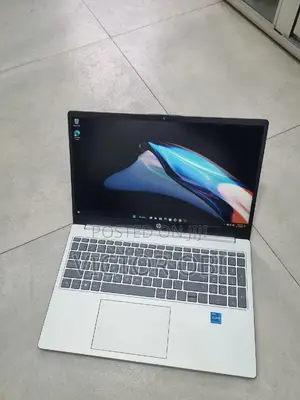 Laptop HP 15-Da2933nia 8GB Intel Core I3 SSD 256GB