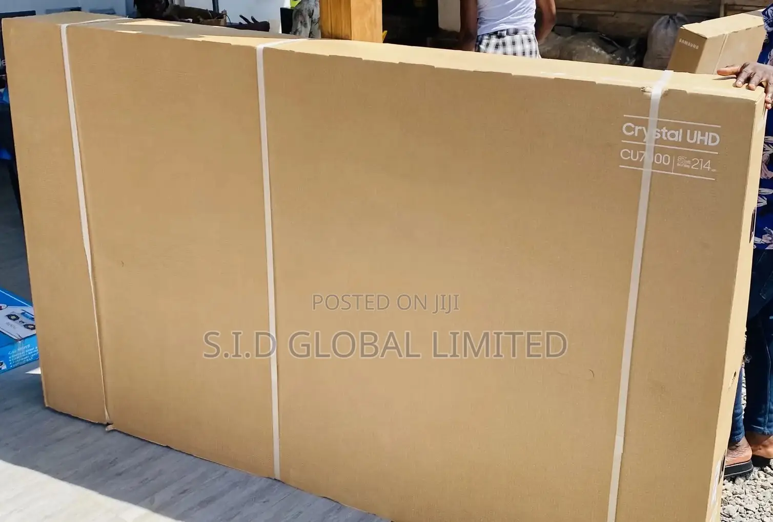 Sleek Designed 85" Crystal UHD CU7000 Smart TV
