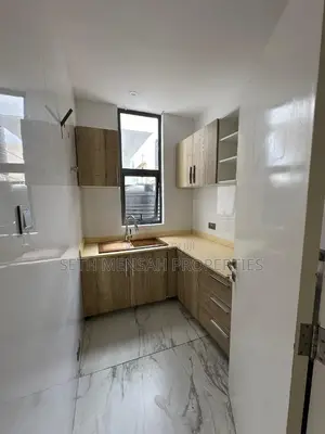 4bdrm House in Accra, Airport Residential Area for sale