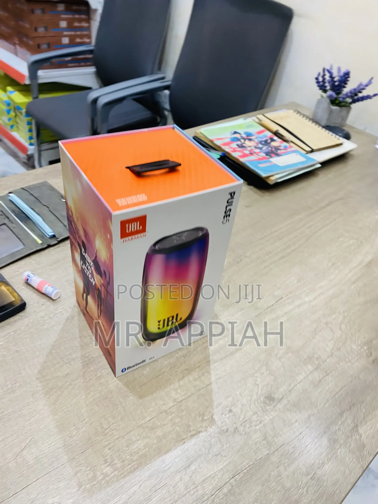 Quality JBL Pulse 5 Bluetooth Speaker With Light Show.