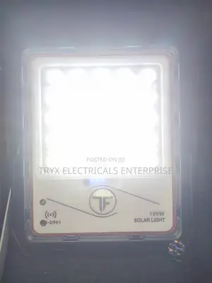 100w Solar Flood Light (Transformer)