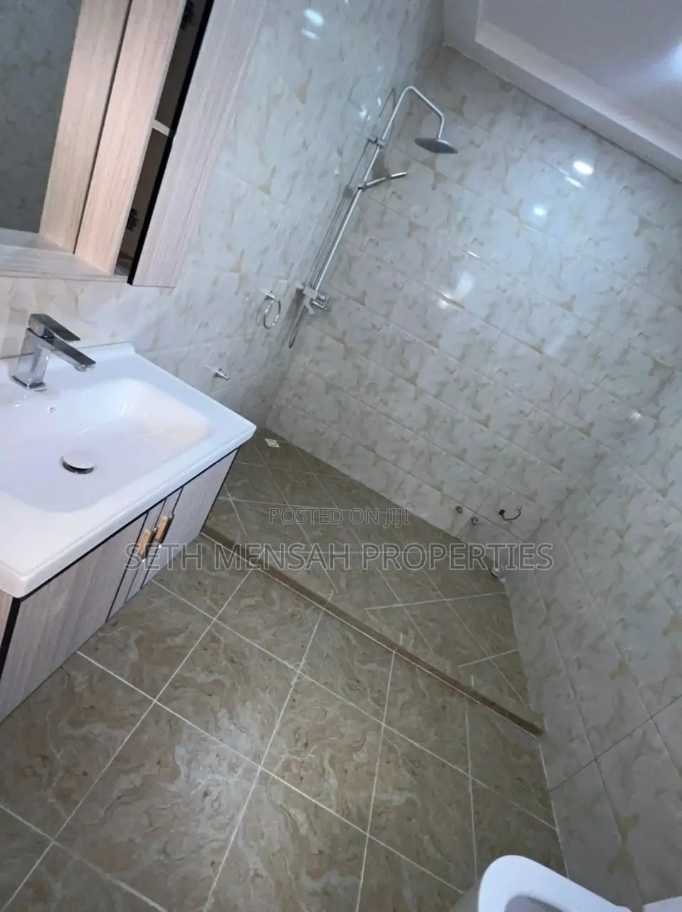 3bdrm House in Skm, Ablekuma for sale