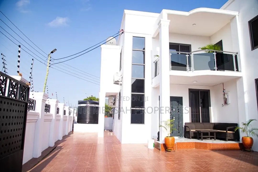 4bdrm House in Skm, Spintex for sale