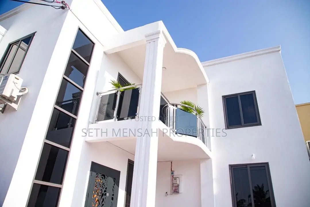 4bdrm House in Skm, Spintex for sale
