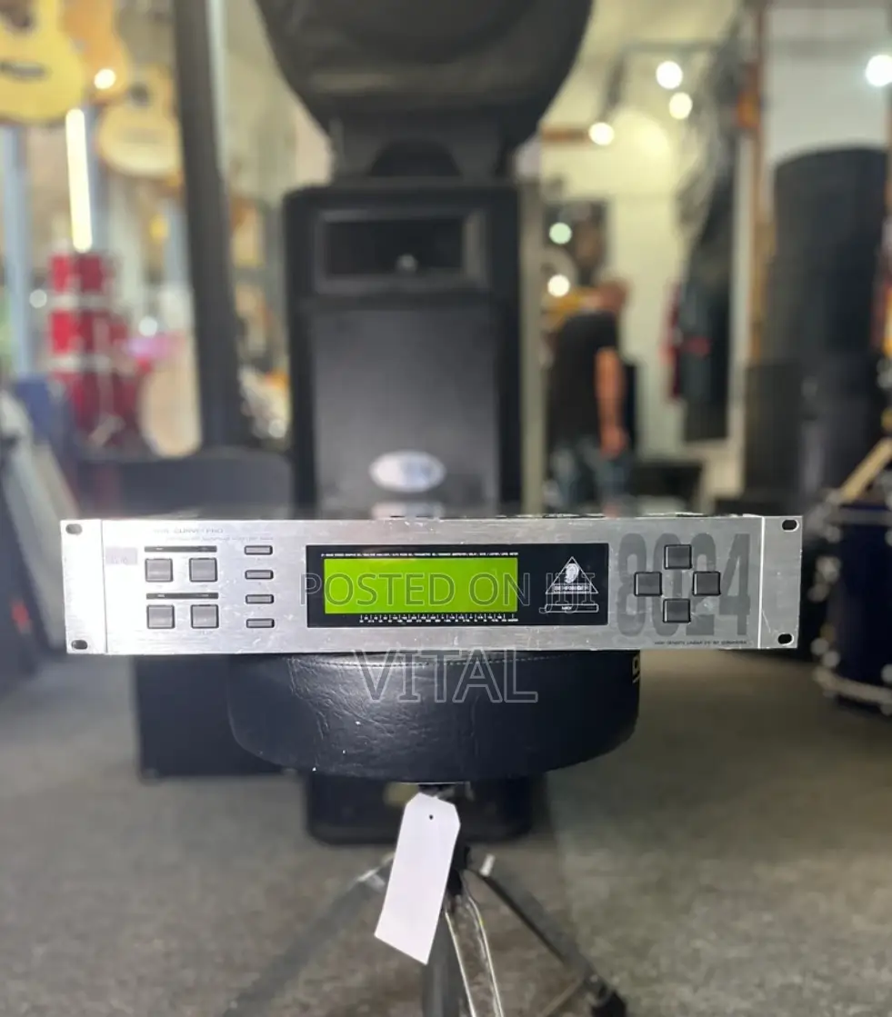 Behringer Ultra Curve Pro 8024