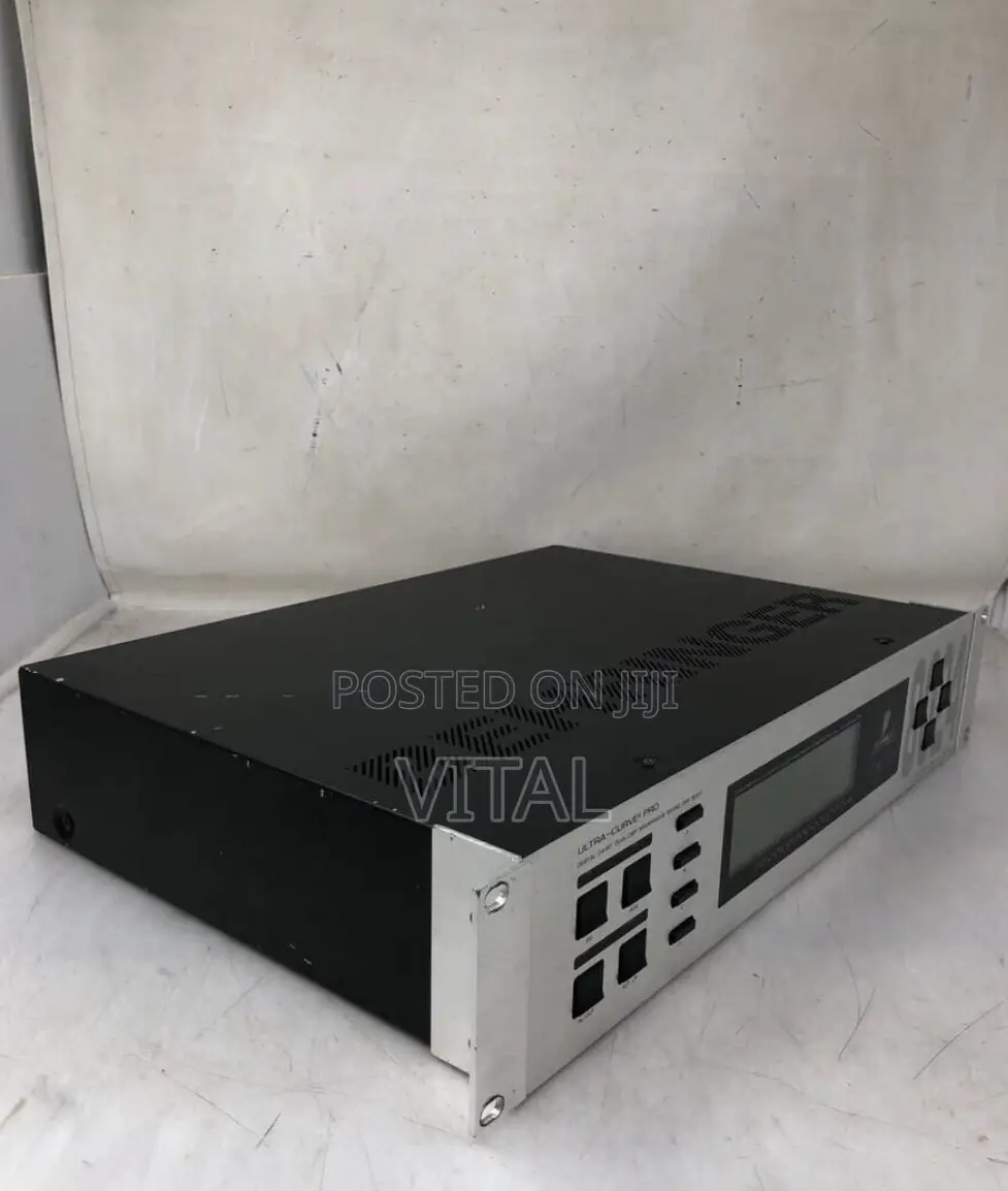 Behringer Ultra Curve Pro 8024