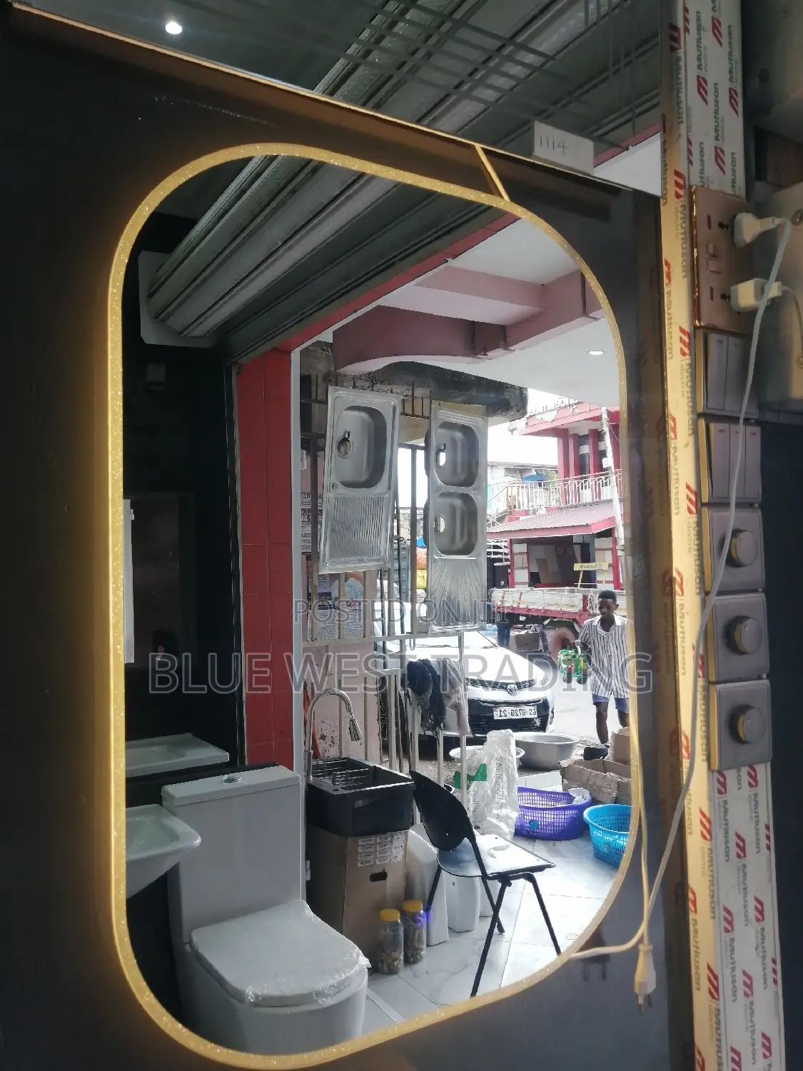 Stylish Mirror With LED Lights