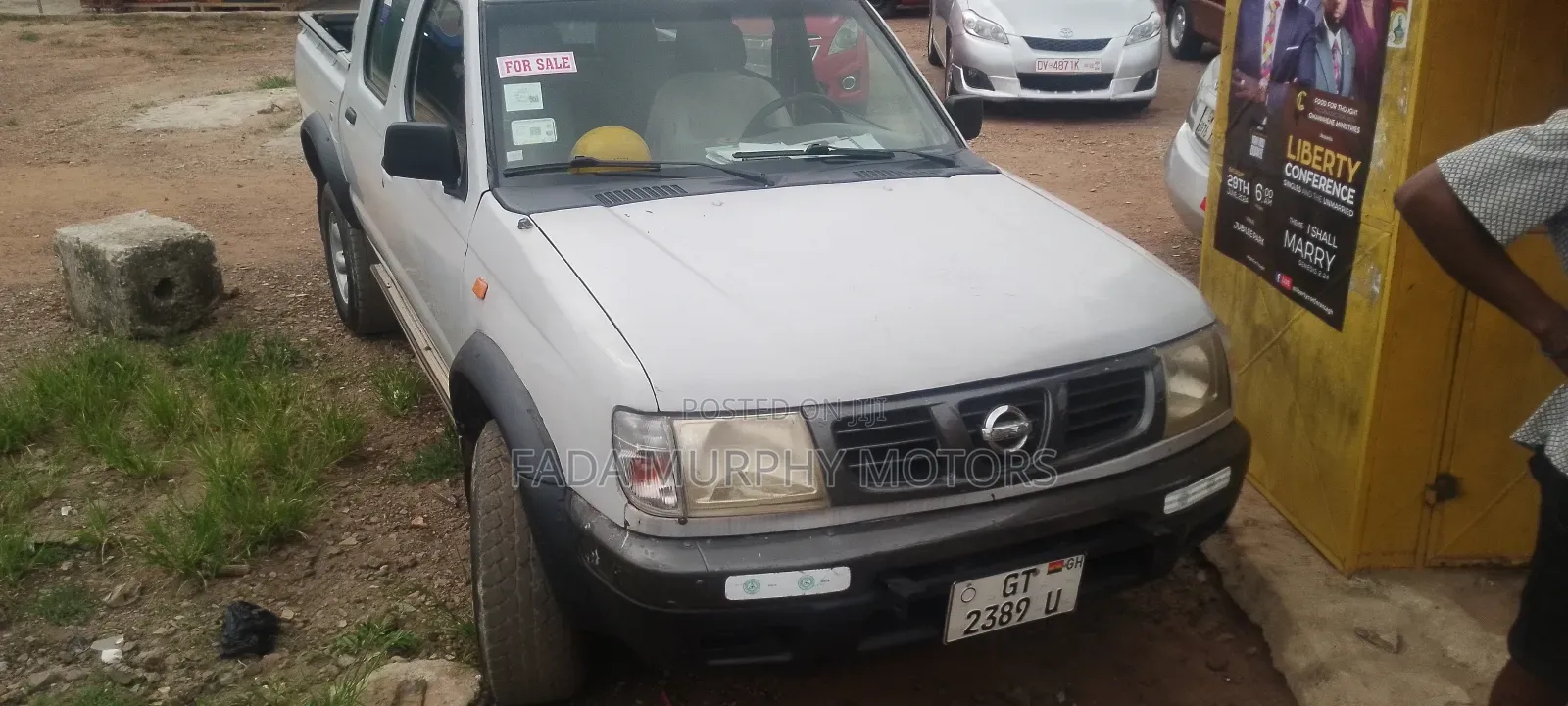 Nissan Hardbody 2000 White