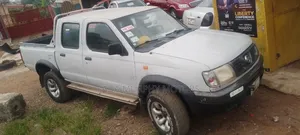 Nissan Hardbody 2000 White
