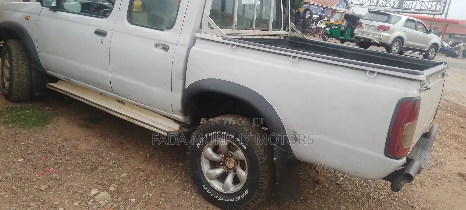 Nissan Hardbody 2000 White