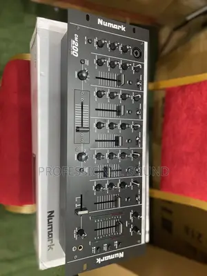 Numark DJ Mixer