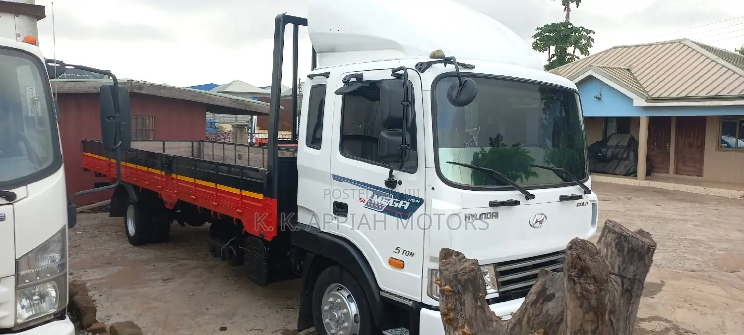 Hyundia 5ton Truck 8 Holes