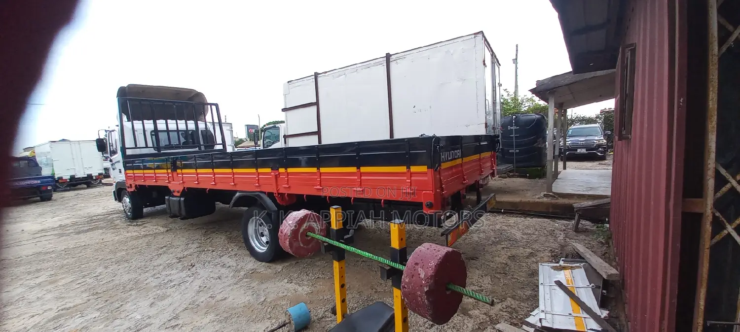 Hyundia 5ton Truck 8 Holes