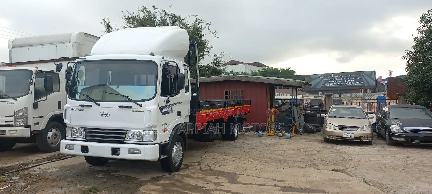 Hyundia 5ton Truck 8 Holes