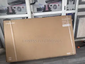 Smart Samsung 65”Cu8000 UHD Smart Gloss True Cinema
