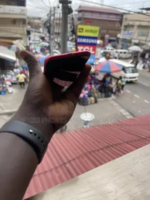 Apple iPhone 11 64 GB Red