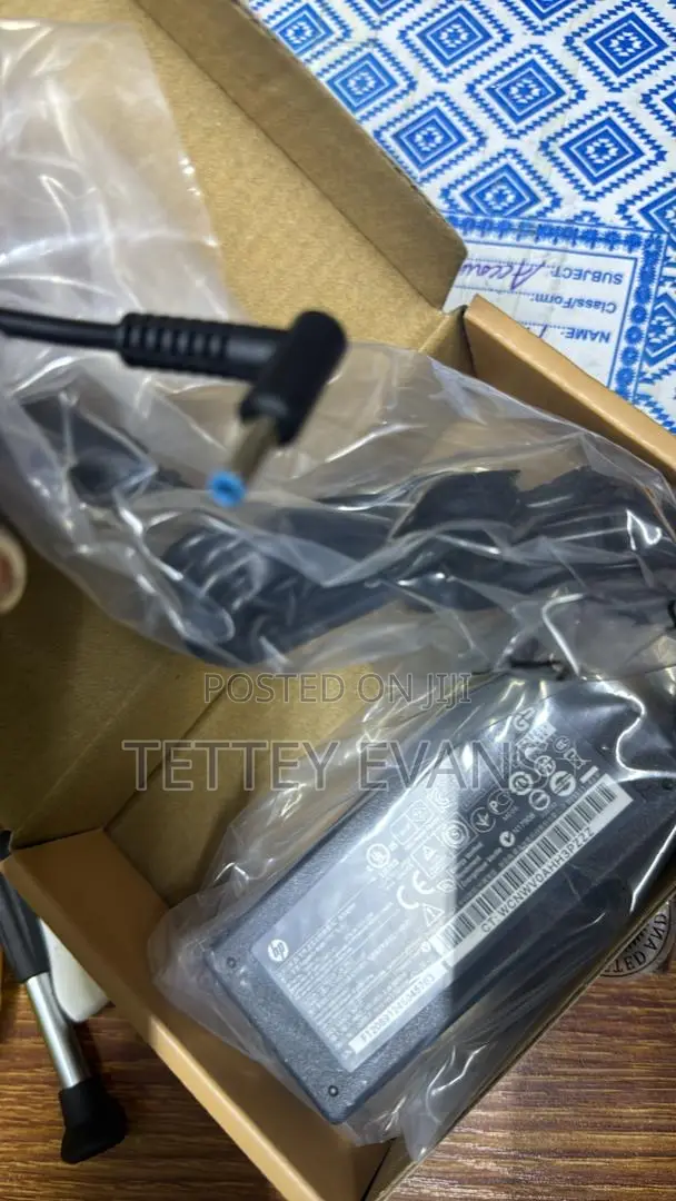 Hp Small Pin Charger