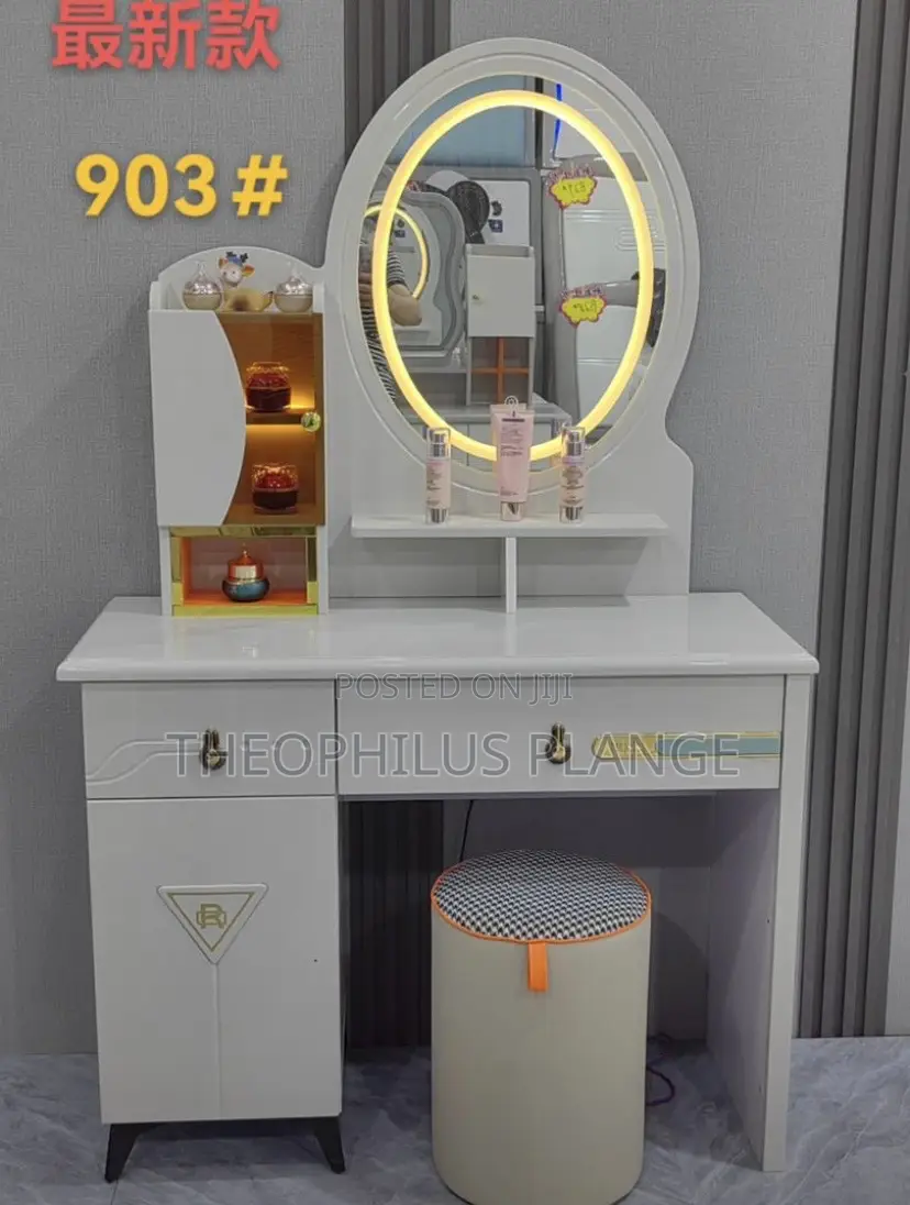 Dressing Mirror Set With Lights