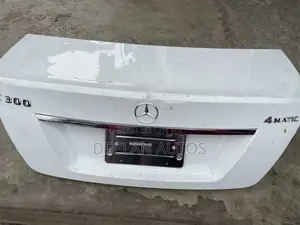 Mercedes Benz C300 2013/2014 Boot