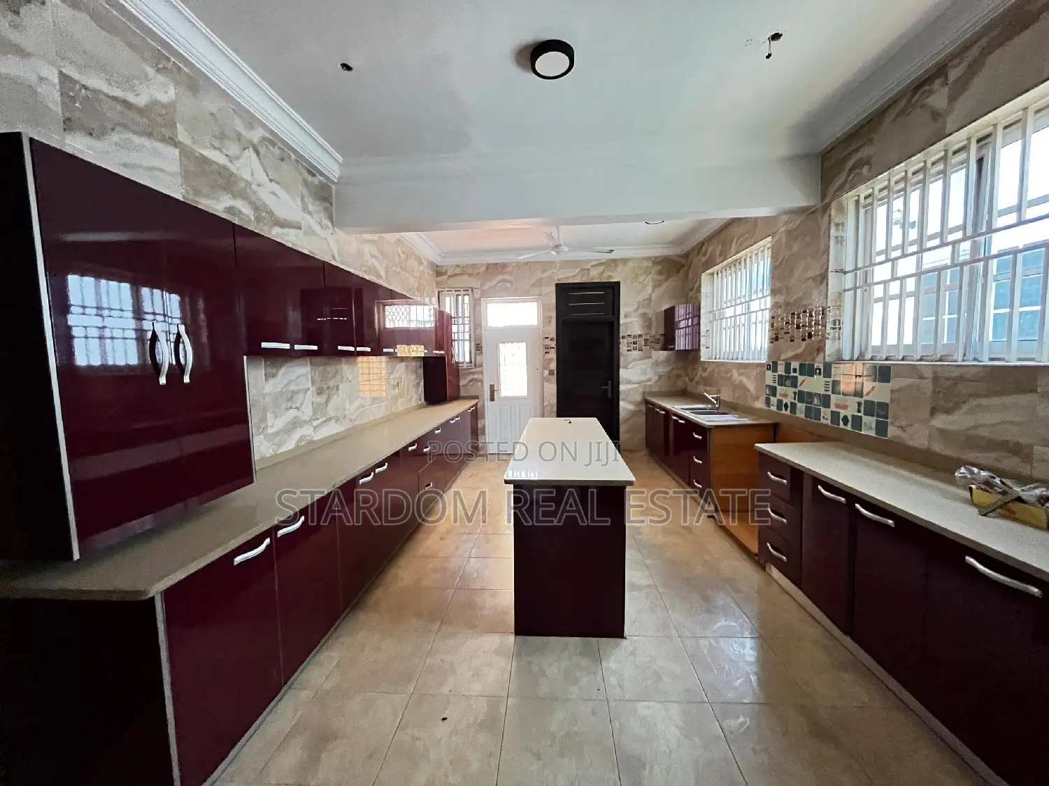 4bdrm Duplex in East Legon for rent