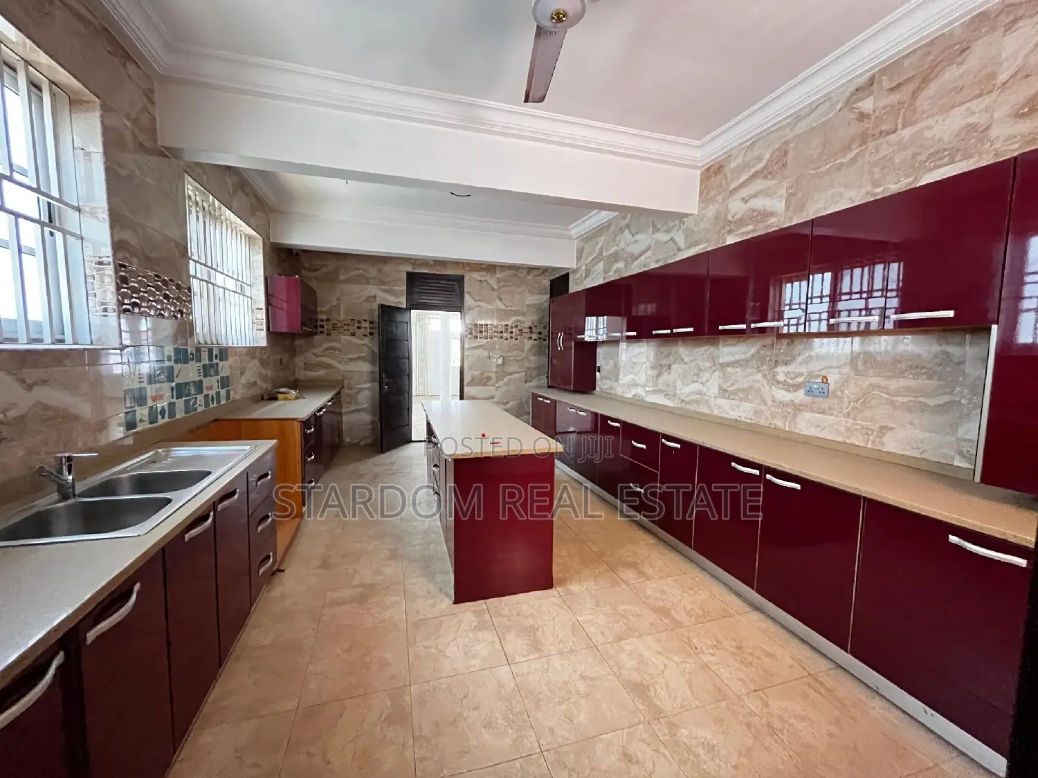 4bdrm Duplex in East Legon for rent