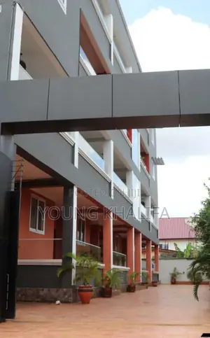 Studio Apartment Available Airport Area