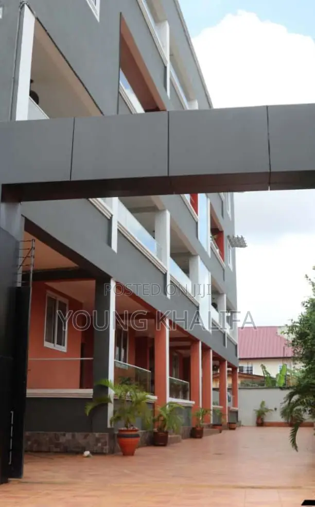 Studio Apartment Available Airport Area