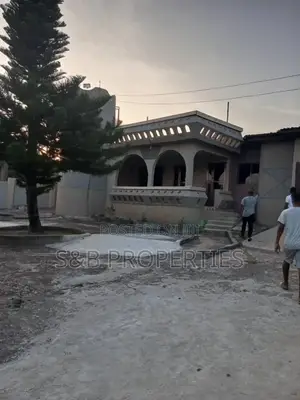 4bdrm House in Ashomang Estate for rent
