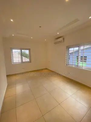 4bdrm Duplex in A&C, East Legon for rent