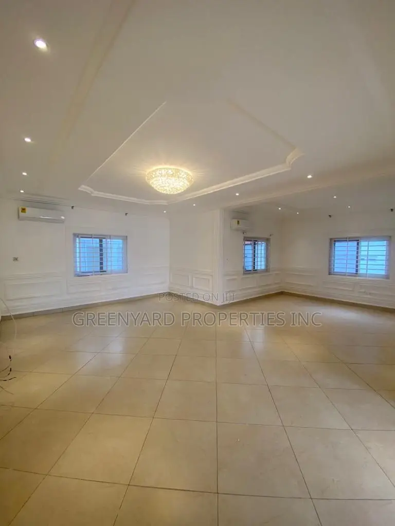 4bdrm Duplex in A&C, East Legon for rent