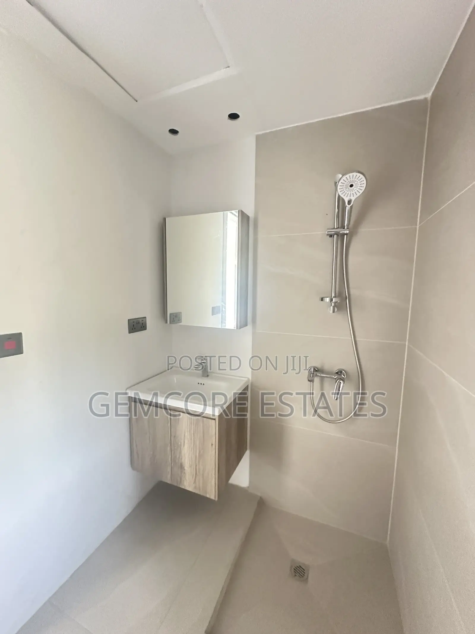 4bdrm Townhouse/Terrace in East Legon Hills for sale